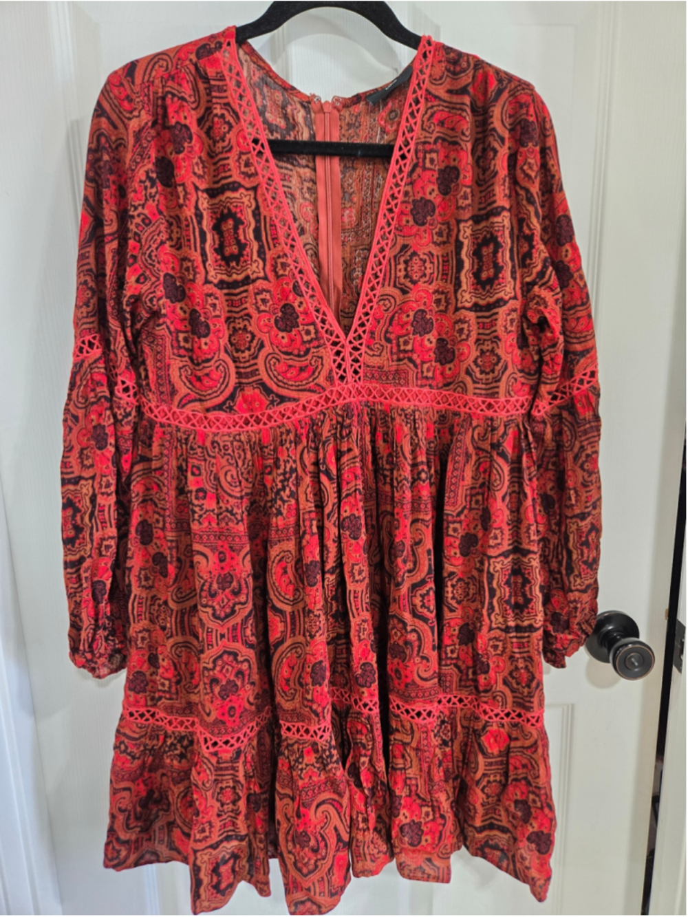 Vici Long Sleeve Dress Womens Size L Red Black Paisley Print - Picture 2 of 5